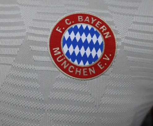 Bayer Munich jugador 2024-2025 visita Polo