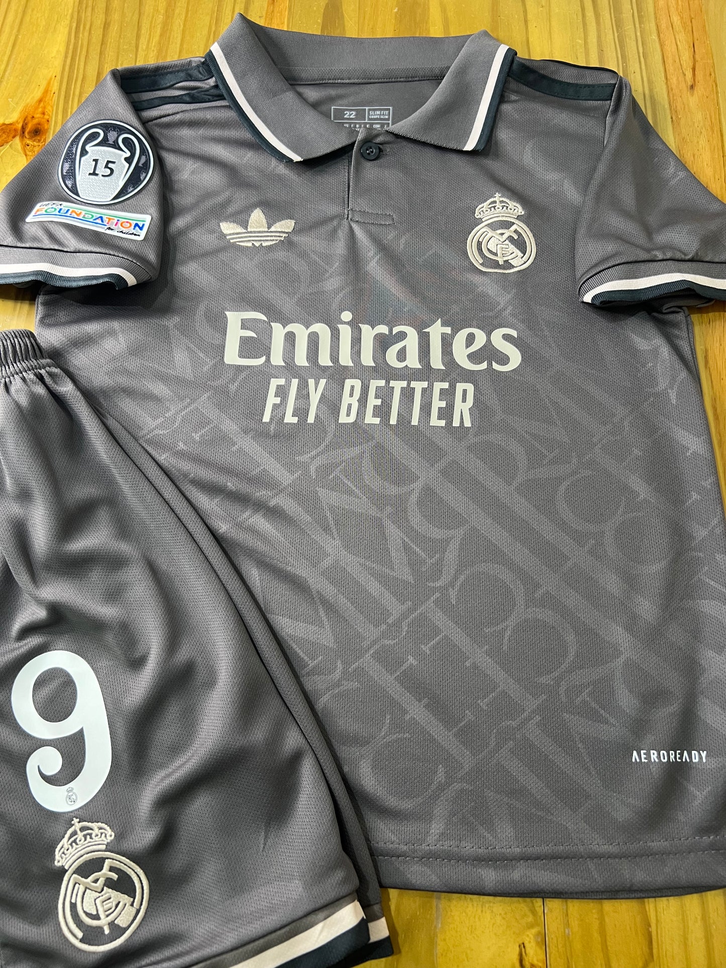 Real Madrid uniforme niño tercer equipación