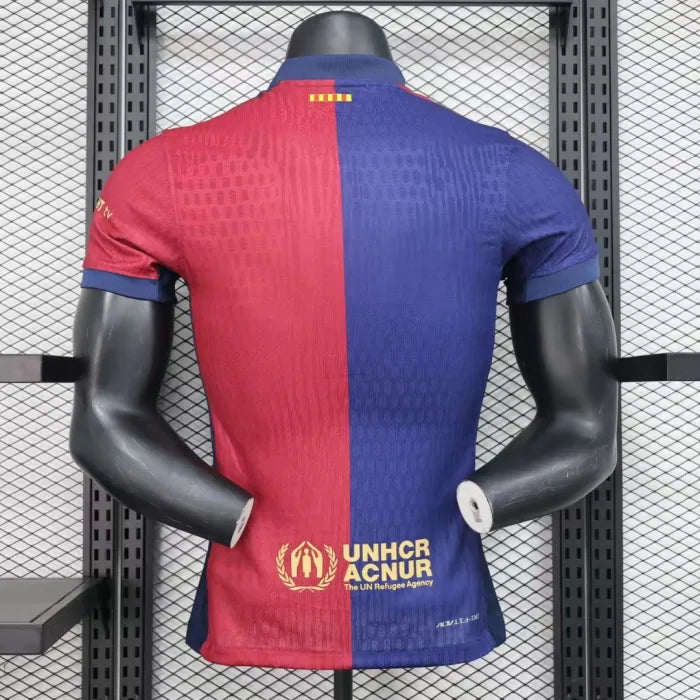 Barcelona jugador casa 2024-2025